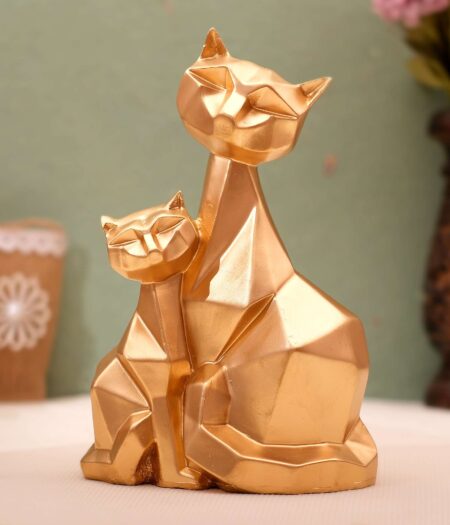 Handcrafted polyresin Cat Family