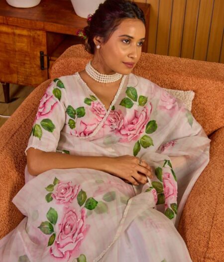 Women's Elegant White Organza Saree with Hand-Painted Pink Rose Floral Print – Complete with Matching Blouse for Day & Festive Wear